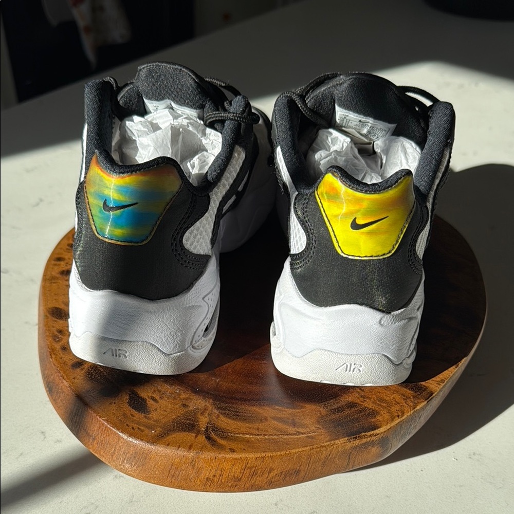 Nike Air Max 2X White and Black Sneakers - Picture 3 of 5